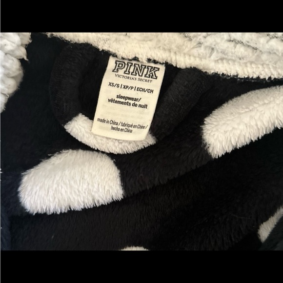 Pink Victoria secret robe - Picture 6 of 9